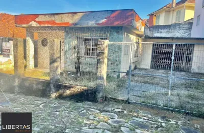 Casa no passo da areia, precisa reformas, terreno de 270 m²