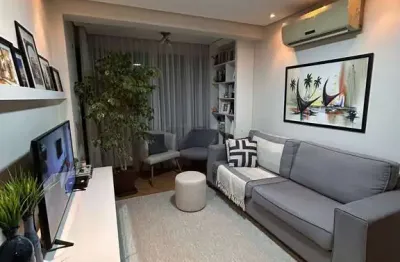 Apartamento à venda com 2 quartos e 55m² no bairro cristal