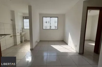 Apartamento térreo 2 quartos em condomínio fechado com piscina e infra completa