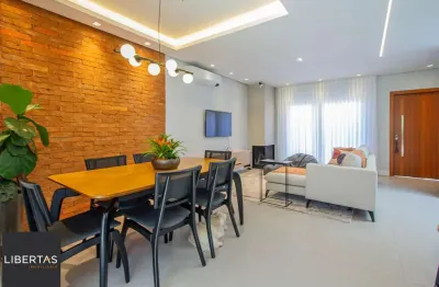 Casa em condominio, com espaçp e segurança para sua familia!