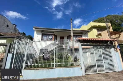 Casa com 3 quartos à venda na Rua Ricalde Marques, 17, Passo da Areia, Porto Alegre