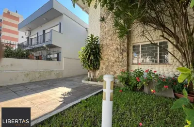 Casa com 3 quartos à venda na Rua Vinte de Setembro, 208, Azenha, Porto Alegre