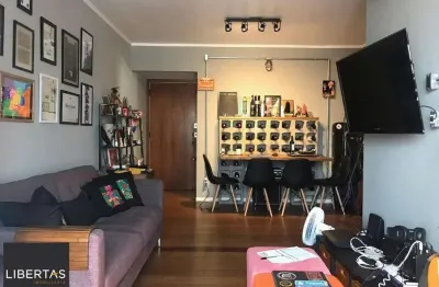 Vende-se apartamento com 2 quartos(1 suíte), 77m² e 2 vagas – petrópolis