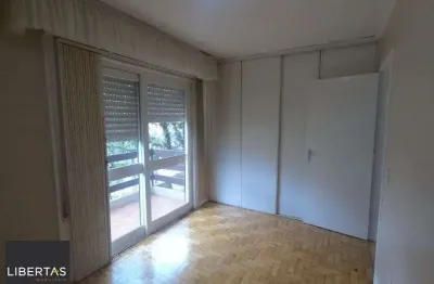 Apartamento com 2 quartos e 72m² à venda em menino deus, porto alegre.
