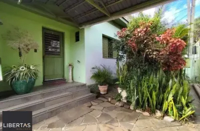 Casa 3 dormitórios no bairro Menino Deus em Porto Alegre para Alugar