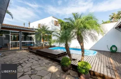 Casa de 2 dormitórios à venda no Bairro na Lomba do Pinheiro - Porto Alegre