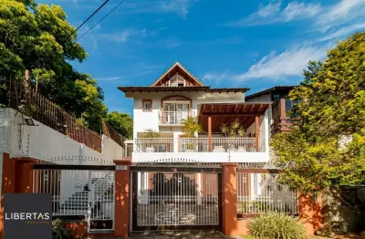 Casa 4 dormitórios à venda Chácara das Pedras Porto Alegre/RS