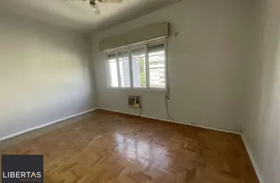 Apartamento 2 dormitórios com dependência 70m2 Moinhos de Vento Av. Cristóvão