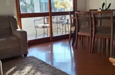 Apartamento de 2 domitórios, com varanda, churrasqueira, 2 vagas.