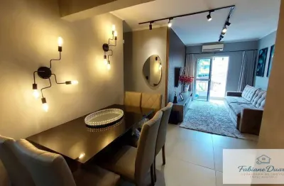 Apartamento 2 dormitórios reformado na área nobre da praia grande