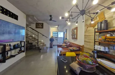 Excelente  cobertura duplex a venda apenas 300 metros da praia toninhas