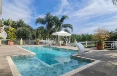 Casa com 600m2, piscina aquecida, pomar, serra dos cristais