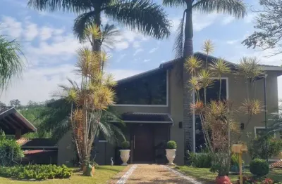 Casa com 600m2, piscina aquecida, pomar, serra dos cristais