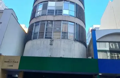 Sala comercial com 137 m² de área privativa localizada em área nobre de florianópolis