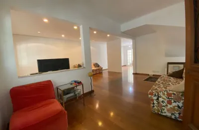 Sobrado á venda com 165m e 3 dormitórios em Itaim Bibi - São Paulo - SP