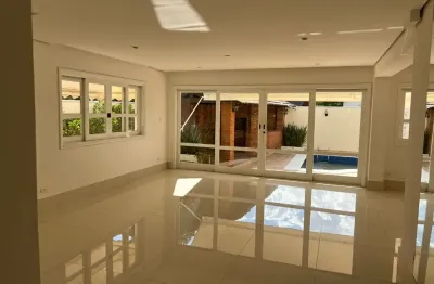 Casa de condomínio para locação e venda com 370m e 4 dormitórios no bairro Alphaville