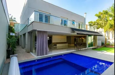 Casa de condomínio sobrado á venda com 600m e 3 dormitórios no bairro Granja Julieta - SP