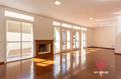 Casa de Condomínio com 4 Quartos e 5 banheiros à Venda, 465 m² por R$ 2.700.000