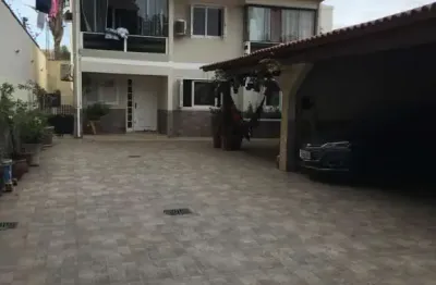 Sobrado , 3 dormítórios com 190 m²  àrea privativa  , bairro marechal - canoas