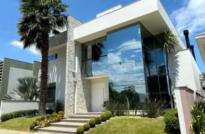 Sobrado alto padrão em condimínio fechado em canoas