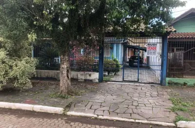 Casa de madeira localizada na rua jose do patrocínio no bairro niterói canoas