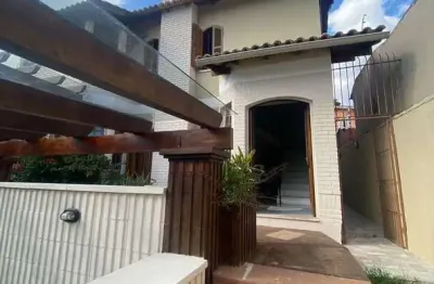 Sobrado á venda 3 quartos, bairro nossa senhora das graças - canoas