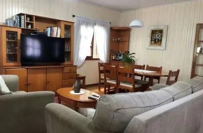 Casa á venda  com 3 quartos,  150,00 m² privativos , centro de canoas