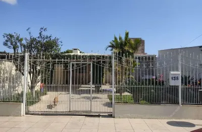 Casa de alvenaria 2 dormitorios Rua Santa Luzia - Olaria -Canoas