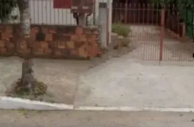 Excelente casa de alvenaria na rua livramento bairro mathias velho canoas rs.
