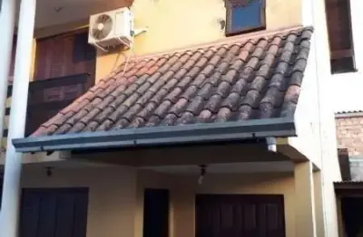 Sobrado em condominio na rua capistrano de abreu bairro niteroi canoas rs