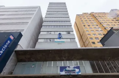 Oportunidade rara no coração de curitiba! sala comercial ampla e iluminada na rua josé loureiro