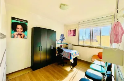 Sala comercial à venda com 44m² no centro de curitiba – 3 ambientes, recepção ampla, edifício comercial com portaria 24h, financiável