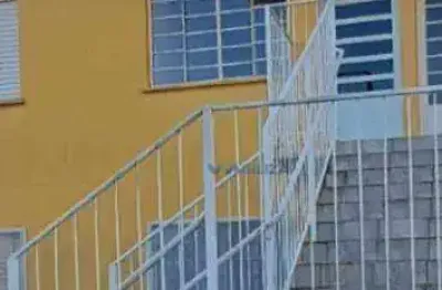 Casa sobreposta pavimento superior. - carmela/ guarulhos - aceita carro.