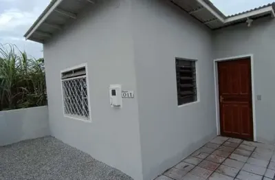 Casa com 2 quartos para alugar no bom viver, biguaçu  por r$ 1.700