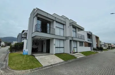 Casa em condomínio fechado com 3 quartos à venda em deltaville, biguaçu  por r$ 930.000