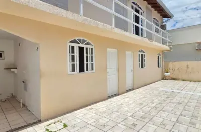 Casa com 2 quartos para alugar em Rio Caveiras, Biguaçu  por R$ 1.600