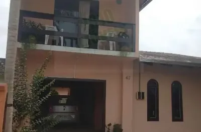 Casa com 6 quartos à venda no Itinga, Joinville 
