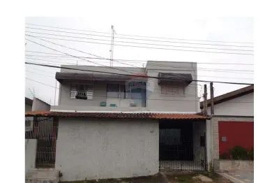 Sobrado mais três casinhas  para reforma ótima para investimento