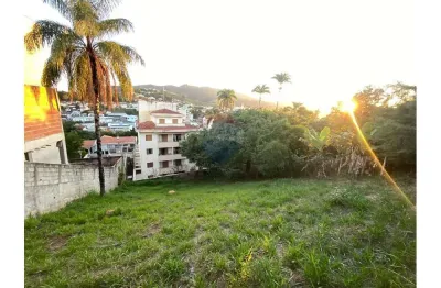 Dimensões do lote: 20,5 m frente, 25,0 m  direito lote 37, 26, 0 m esquerdo lote 35  e 20,5 metros de fundo lotes 3 e 4.