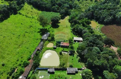 Casa  campo com 180 m2 , terreno com 9400 m2 com duas casas e tanque de peixe