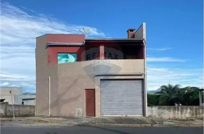 3 casas independentes, 246 m² de área útil, 6 quartos, 5 banheiros, 2vagas  assumpção/aguas de lindoia- otimo investimento