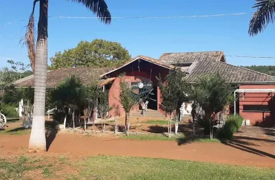 Casarão as margens da sp340 disponível para locação