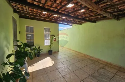 Casa com 4 quartos à venda na Rua das Papoulas, 151, Jardim Ipê Pinheiro, Mogi Guaçu