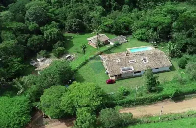 Sítio de luxo em itapira com 30.000 m², pomar, piscina e cachoeira