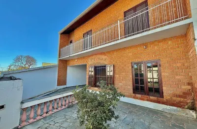 Sobrado à venda com 03 dormitórios e 01 suíte em mogi mirim-sp