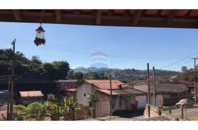 SOBRADO à venda 175,74 m2 de área construída , área do terreno 740,50 m2 , 06 quartos , 04 banheiros , 02 vagas  cobertas