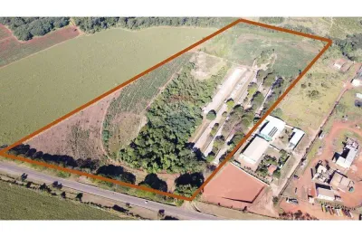 Granja para 65mil frangos dentro de área de expanssão industrial
