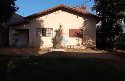 Casa com 2 quartos à venda na Praça Dom Barreto, 69, Centro, Conchal