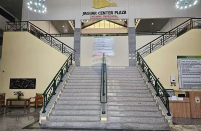 Conjunto comercial em shopping no centro de jaguariúna