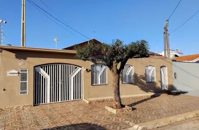 Casa com 3 quartos à venda na Rua Olívio Antônio Toso, 182, Jardim Novo II, Mogi Guaçu